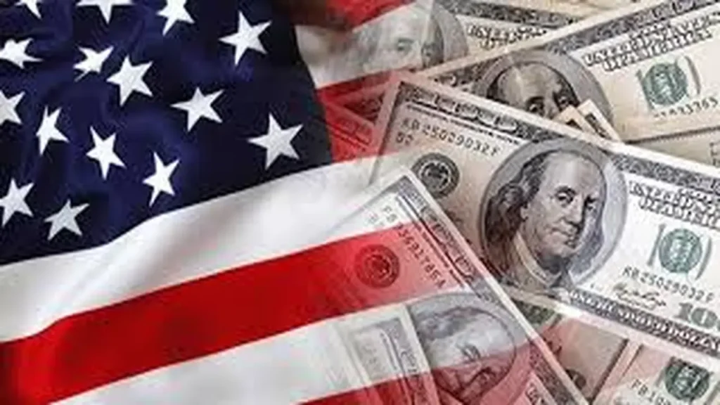 رقم قياسي جديد.. الدولار يحقق أعلى مستويات التسوية الدولية عبر منصة سويفت